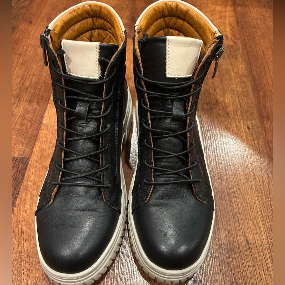 Gelato Tenor Leather Boot Black Women’s Size 6.5 or 7 EUR Size 37 Heeled Zipper - Picture 4 of 7